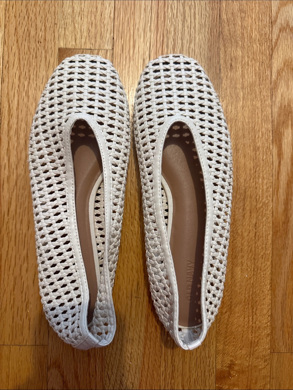 Old Navy Women’s White Woven Ballet Flats